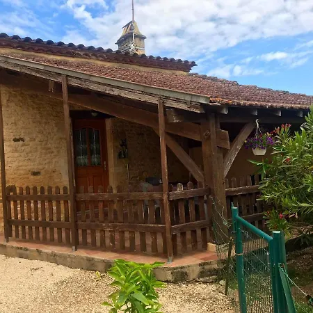 Maison Confortable A Le Gelat Jardin Et Piscine Partagee Сasa de vacaciones